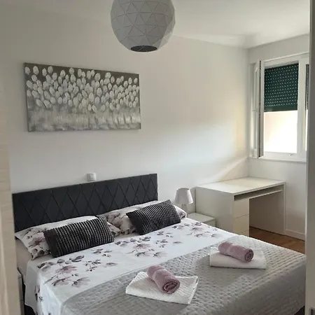 Lujan Apartment *